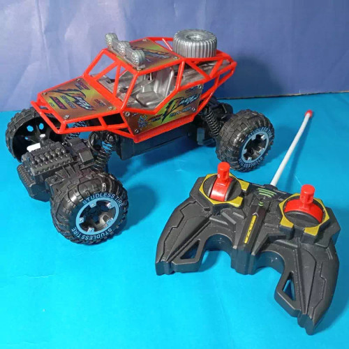 ماشین کنترلی آفرود چهار کانال شارژی کمکی رنگ قرمز اسباب بازی پسرانه جذاب